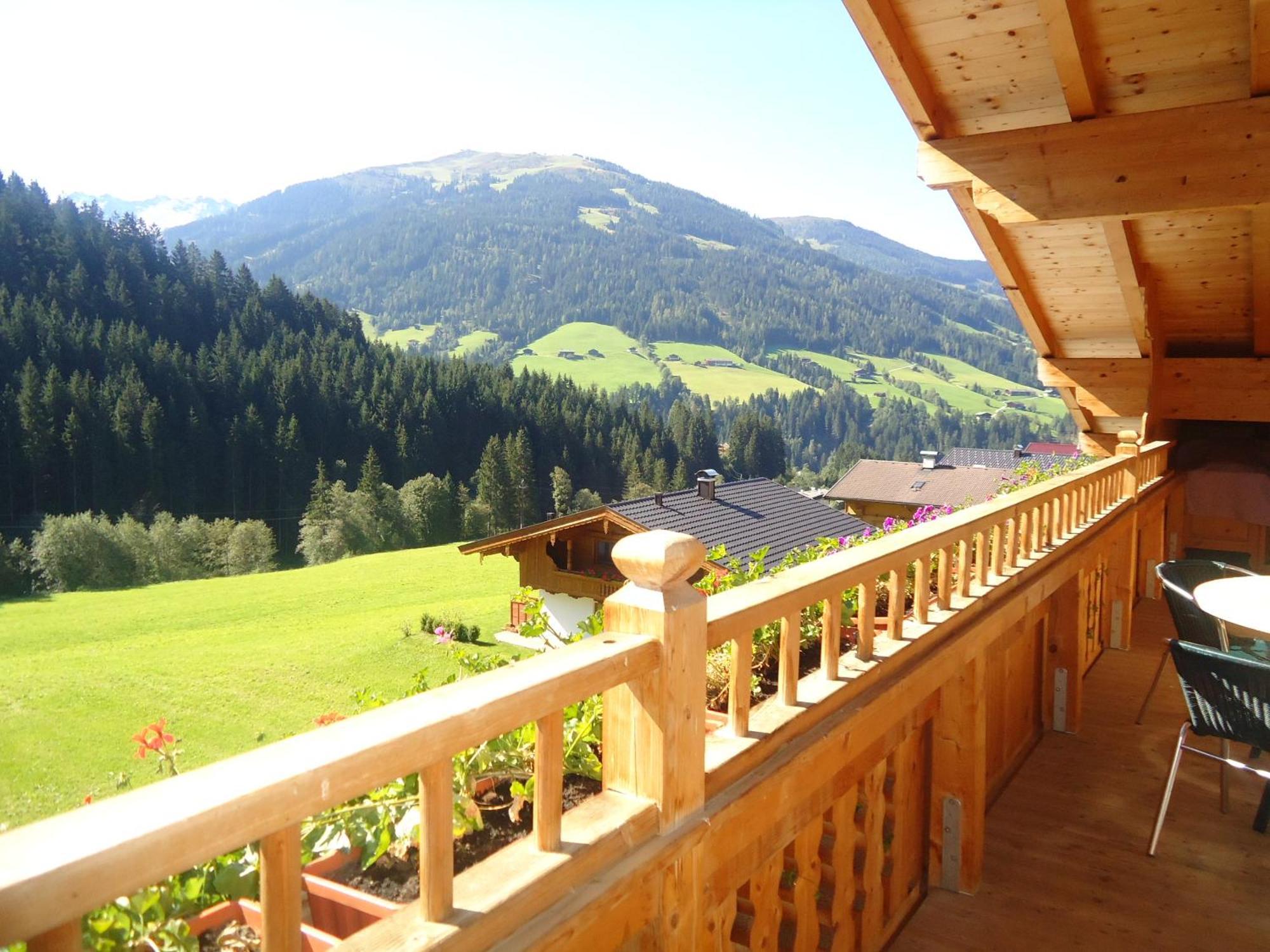 Alpbacher Appartementhaus Johannes エクステリア 写真