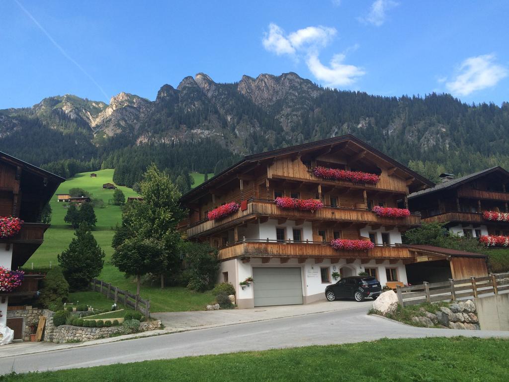 Alpbacher Appartementhaus Johannes エクステリア 写真